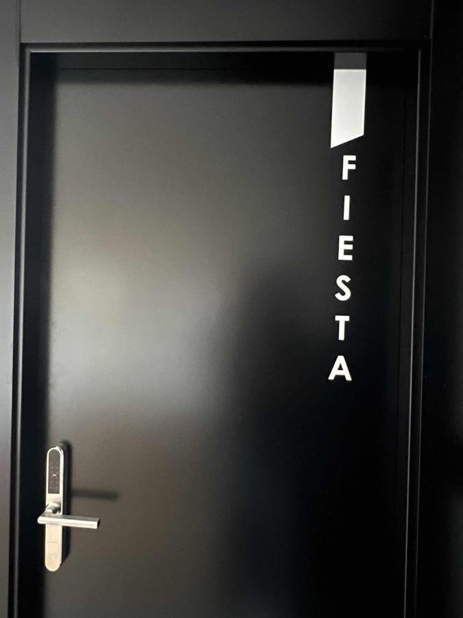 Fiesta Cama Individual Modern & Luxury Apartment Malaga Bagian luar foto